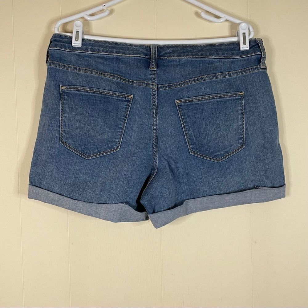 Universal Thread Denim Jean Shorts - Picture 2 of 3